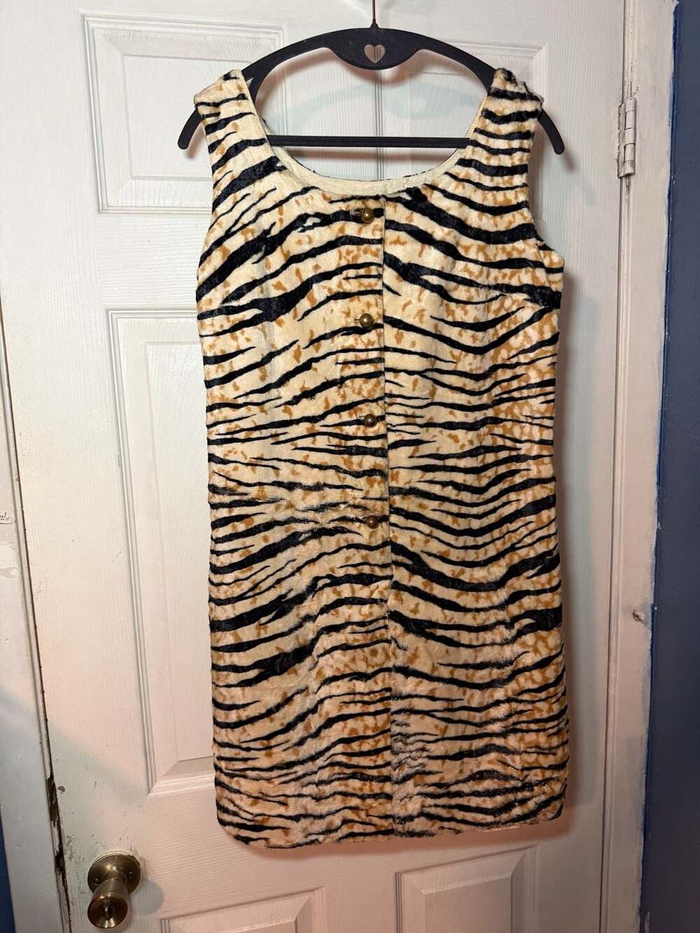 Vintage Charm of Hollywood Tiger Print Faux Fur Sleeveless Dress